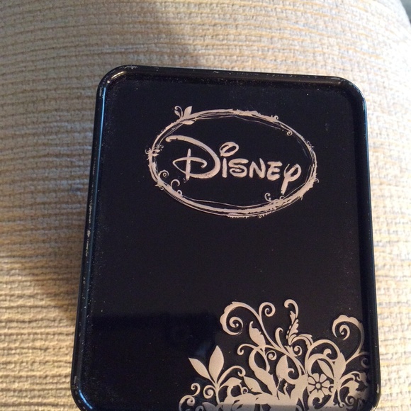 Disney Accutime Minnie Mouse Watch - Picture 4 of 5